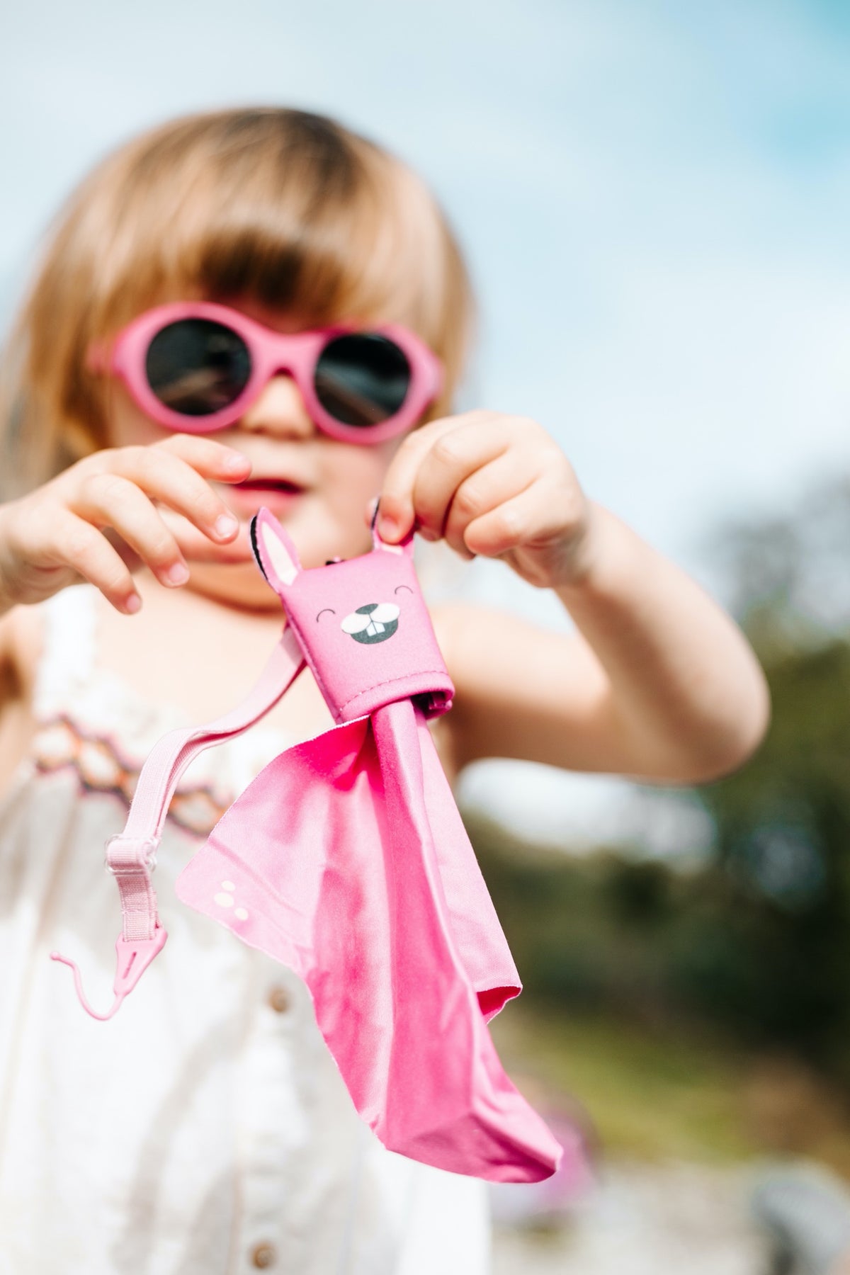 Mokki Click & Change Sunglasses - Girl with Pink Frame and Temple Arms and Sunnybuddy