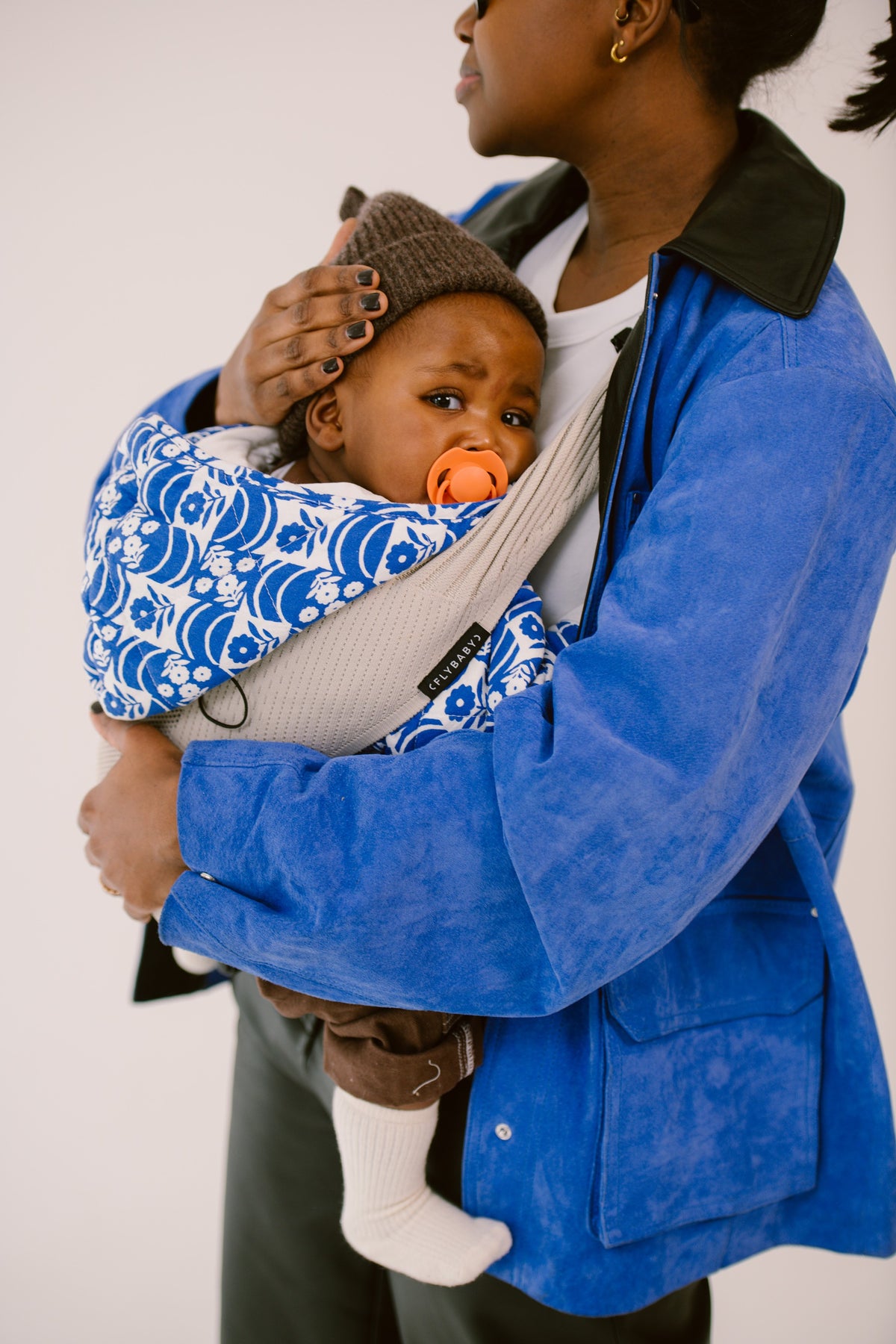 Difrax Lovi - Prime Pacifier in Flybaby Carrier