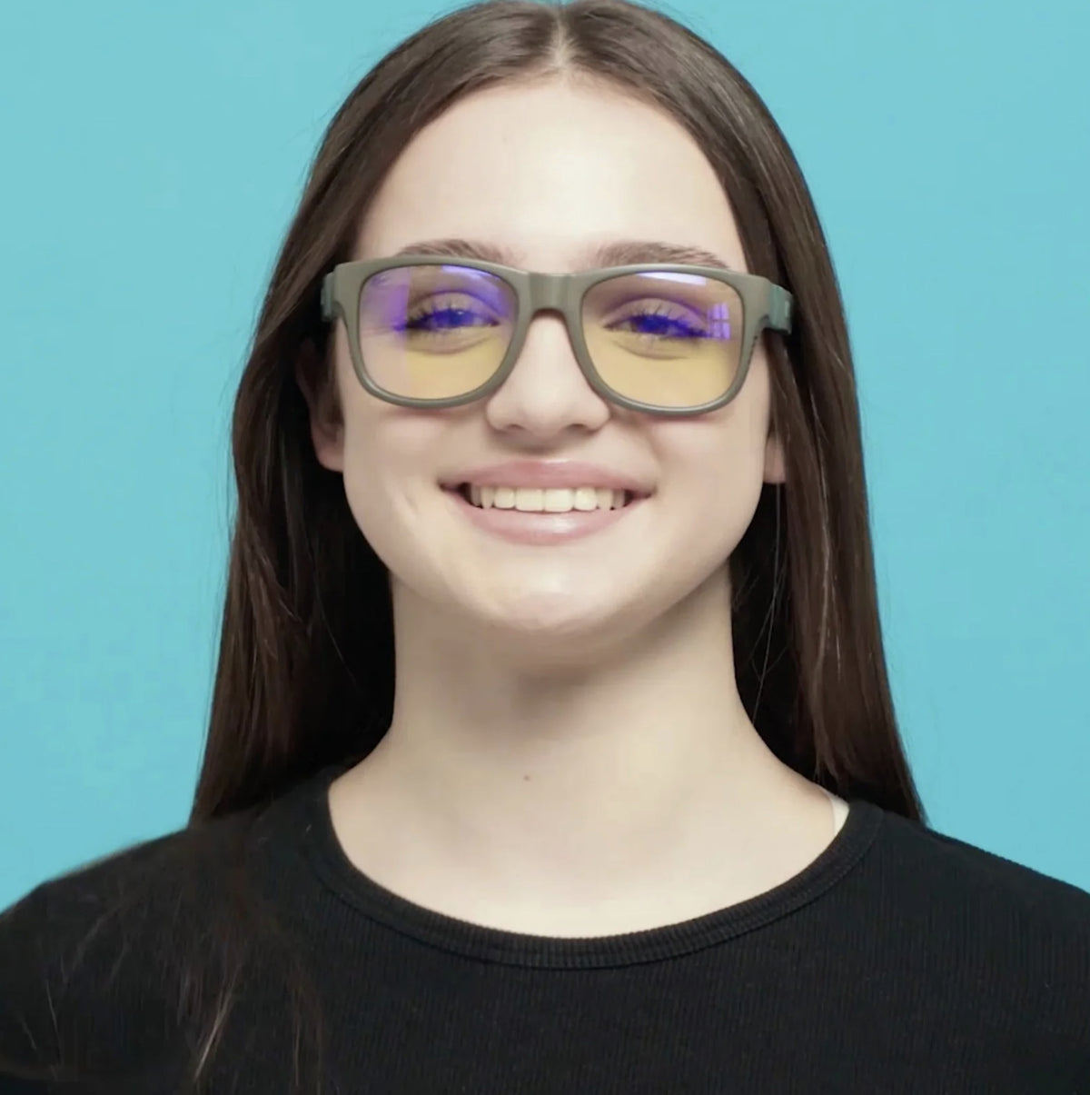 Mokki MultiUse/ScreenSafe Glasses (8-14 years) - Young Girl with Temple Arms and Clear Adaptive Lenses