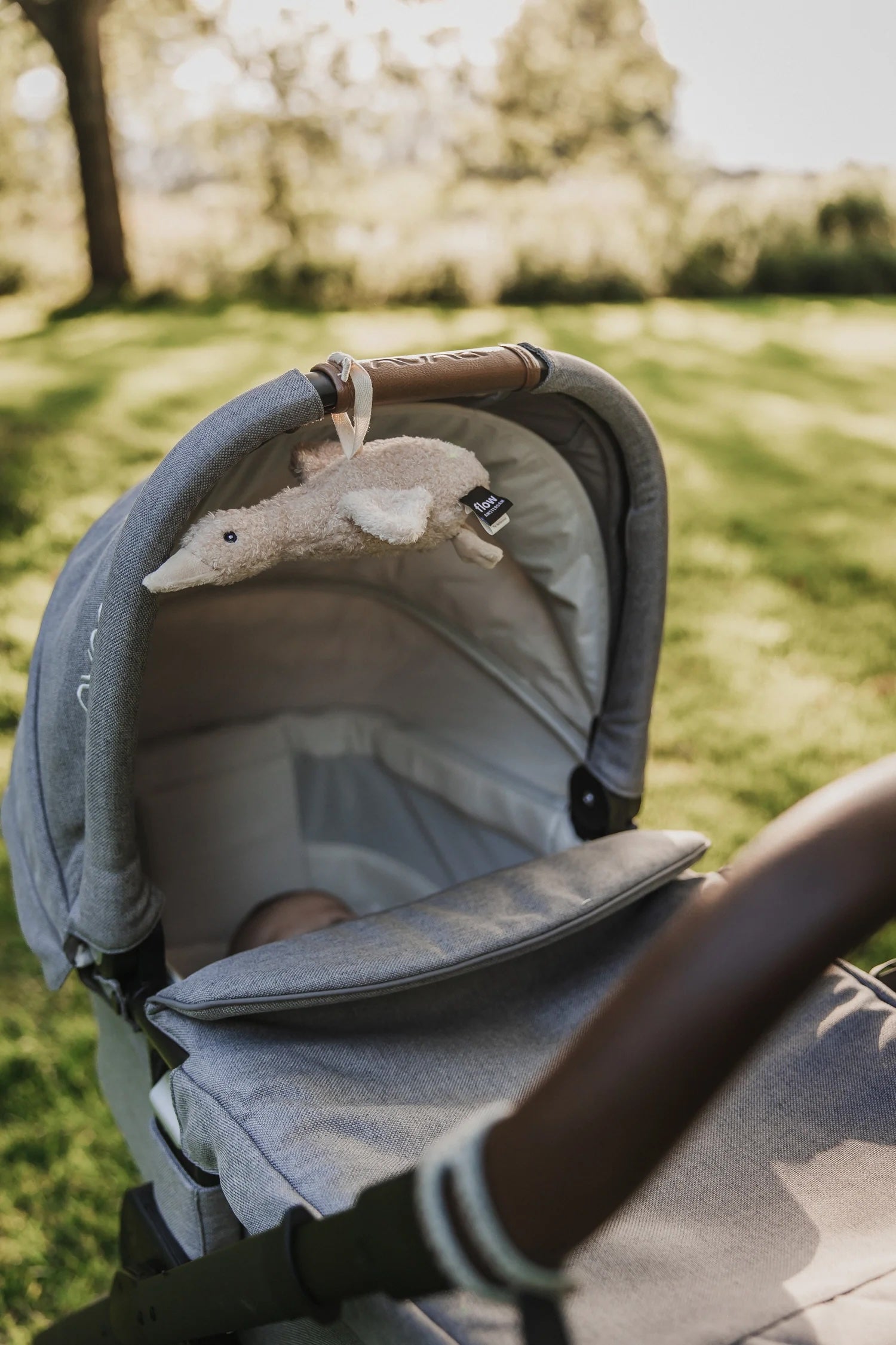 Liva Heartbeat Comforter OTG - Tied to Pram - Oat